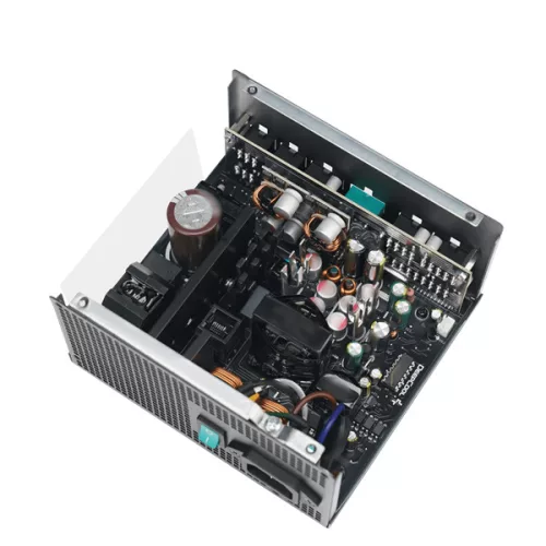 DeepCool Tápegység 650W - Gamerstorm PN650-M (80 Plus Gold, ATX3.1, PCI-E 5.1, Aktív PFC, Full moduláris, 12cm)