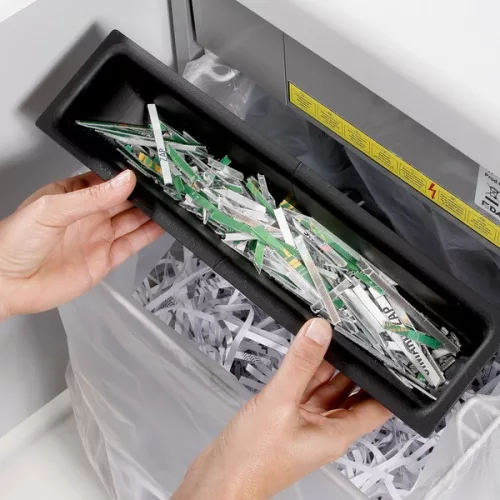 DAHLE Iratmegsemmisítő 406, CD/DVD/Kártya/Gémkapocs, 15-17 lap (80gr), P-4/F-1/O-3/T-4, 4,5 m/min, 60 liter, olaj mentes