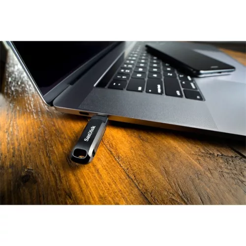 Sandisk 00183596 32GB USB 3.1 fekete Flash Drive
